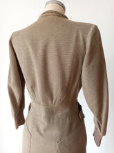 Cargar imagen en el visor de la galería, 1940s - Fabulous Striped Jersey Wool Dress - W29 (74cm)
