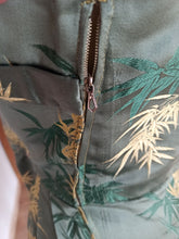 Charger l'image dans la galerie, 1940s 1950s - Germany - Spectacular Green Sage Satin Silk Dress - W26 (66cm)
