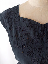 Charger l'image dans la galerie, 1950s - EMIL MÖCKEL, Germany - Stunning Black Satin Dress - W27 (68cm)
