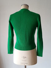 Laden Sie das Bild in den Galerie-Viewer, 1960s - TRICOPOL, Barcelona - Deadstock Embroidered Green Cardigan - S/M
