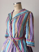 Charger l'image dans la galerie, 1950s - Stunning Color Stripes Cotton Dress - W33 (84cm)

