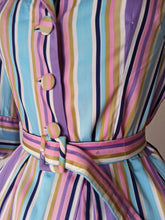 Charger l'image dans la galerie, 1950s - Stunning Color Stripes Cotton Dress - W33 (84cm)
