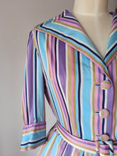 Charger l'image dans la galerie, 1950s - Stunning Color Stripes Cotton Dress - W33 (84cm)
