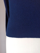 Charger l'image dans la galerie, 1950s - PRINGLE, Scotland - Gorgeous Navy Cashmere Sweater - Sz 34
