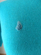 Charger l'image dans la galerie, 1950s - BALLANTYNE, Scotland - Intarsia Turquoise Cashmere Sweater
