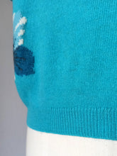 Charger l'image dans la galerie, 1950s - BALLANTYNE, Scotland - Intarsia Turquoise Cashmere Sweater
