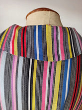 Laden Sie das Bild in den Galerie-Viewer, 1950s - Gorgeous Rainbow Cotton Dress - W27 (68cm)
