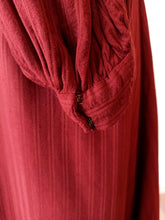 Charger l'image dans la galerie, 1940s - Gorgeous Crimson Brick Rayon Dress - W33 (84cm)
