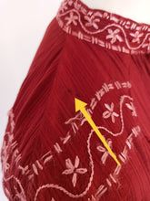 Charger l'image dans la galerie, 1940s - Gorgeous Crimson Brick Rayon Dress - W33 (84cm)
