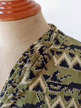 Load image into Gallery viewer, 1950s - Gorgeous Reindeers Sleighs Dress - W24.5 (62cm)
