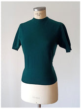 Cargar imagen en el visor de la galería, 1950s - DRUMHOR, Scotland - Forest Green Cashmere Jumper
