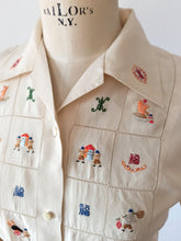 Cargar imagen en el visor de la galería, 1940s 1950s - Precious Chinese Embroidered Silk Blouse - W30 (76cm)
