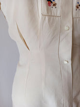 Cargar imagen en el visor de la galería, 1940s 1950s - Precious Chinese Embroidered Silk Blouse - W30 (76cm)
