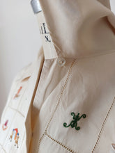 Cargar imagen en el visor de la galería, 1940s 1950s - Precious Chinese Embroidered Silk Blouse - W30 (76cm)
