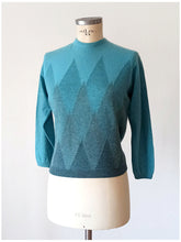 Charger l'image dans la galerie, 1950s - BALLANTYNE, Scotland - Iconic Intarsia Cashmere Sweater - Sz L
