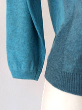 Charger l'image dans la galerie, 1950s - BALLANTYNE, Scotland - Iconic Intarsia Cashmere Sweater - Sz L
