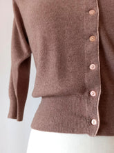 Cargar imagen en el visor de la galería, 1950s - PRINGLE, Scotland - Adorable Cashmere Cardigan
