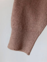 Cargar imagen en el visor de la galería, 1950s - PRINGLE, Scotland - Adorable Cashmere Cardigan
