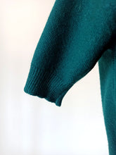 Cargar imagen en el visor de la galería, 1950s - DRUMHOR, Scotland - Forest Green Cashmere Jumper
