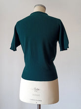 Cargar imagen en el visor de la galería, 1950s - DRUMHOR, Scotland - Forest Green Cashmere Jumper
