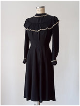 Load image into Gallery viewer, 1930s 1940s - Superb Black Silk Crepe Dress - W28.5 (72cm)
