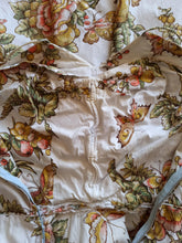 Laden Sie das Bild in den Galerie-Viewer, 1950s - Spectacular Butterflies Birds Rhinestones Dress - W25 (64cm)
