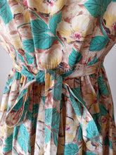 Charger l'image dans la galerie, 1940s - Gorgeous Floral Cotton Dress - W28.5 (72cm)
