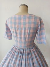 Cargar imagen en el visor de la galería, 1950s 1960s - Adorable Pink Blue Cotton Dress - W31 (80cm)
