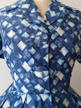 Load image into Gallery viewer, 1950s 1960s - PARIS - Adorable Abstract Cotton Dress - W31.5 (80cm)
