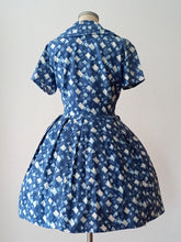 Load image into Gallery viewer, 1950s 1960s - PARIS - Adorable Abstract Cotton Dress - W31.5 (80cm)
