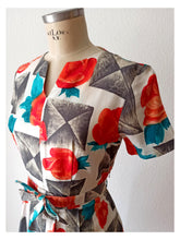 Cargar imagen en el visor de la galería, 1950s 1960s - Gorgeous Roseprint Cotton Dress - W28.5 (72cm)
