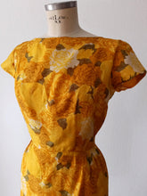 Cargar imagen en el visor de la galería, 1950s - JERRY GILDEN SPECTATOR - Stunning Cocktail Dress - W26 (66cm)
