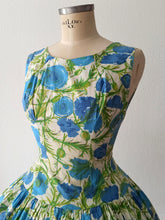Charger l'image dans la galerie, 1950s - PARIS - Stunning Yellow Floral Cotton Dress - W26 (66cm)

