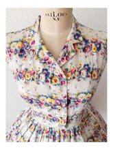 Load image into Gallery viewer, 1940s 1950s - Delightful French Floral Cotton Dress - W27.5 (70cm)
