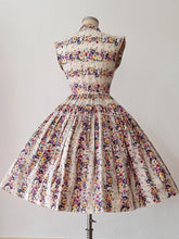 Load image into Gallery viewer, 1940s 1950s - Delightful French Floral Cotton Dress - W27.5 (70cm)
