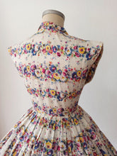 Load image into Gallery viewer, 1940s 1950s - Delightful French Floral Cotton Dress - W27.5 (70cm)
