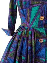 Load image into Gallery viewer, 1950s - Stunning "Teenager Print" Abstract Cotton Dress - W28.5 (72cm)
