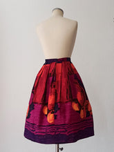 Load image into Gallery viewer, 1950s 1960s - Amazing Bodegon Novelty Print Skirt - W28.5 (72cm)
