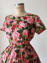 Load image into Gallery viewer, 1950s 1960s - Delightful Roseprint Cotton Dress - W30 (76cm)
