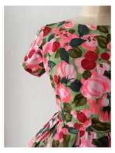Load image into Gallery viewer, 1950s 1960s - Delightful Roseprint Cotton Dress - W30 (76cm)
