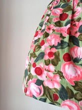 Load image into Gallery viewer, 1950s 1960s - Delightful Roseprint Cotton Dress - W30 (76cm)
