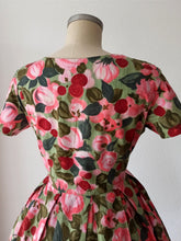 Load image into Gallery viewer, 1950s 1960s - Delightful Roseprint Cotton Dress - W30 (76cm)
