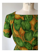 Load image into Gallery viewer, 1950s 1960s - Stunning Floral Print Silk Dress - W29 (74cm)
