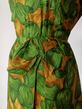 Load image into Gallery viewer, 1950s 1960s - Stunning Floral Print Silk Dress - W29 (74cm)
