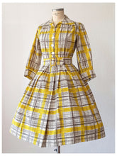 Load image into Gallery viewer, 1950s - Fabulous Yellow Grey Cotton Dress - W27.5 (70cm)

