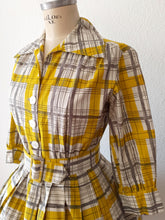 Load image into Gallery viewer, 1950s - Fabulous Yellow Grey Cotton Dress - W27.5 (70cm)
