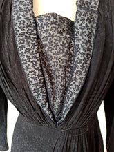 Cargar imagen en el visor de la galería, 1930s - Splendid Black Textured Crepe Dress - W32 (82cm)
