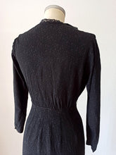 Cargar imagen en el visor de la galería, 1930s - Splendid Black Textured Crepe Dress - W32 (82cm)
