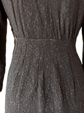 Cargar imagen en el visor de la galería, 1930s - Splendid Black Textured Crepe Dress - W32 (82cm)

