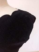 Load image into Gallery viewer, 1950s 1960s - Gorgeous Black Velvet Top - W31.5 (80cm)

